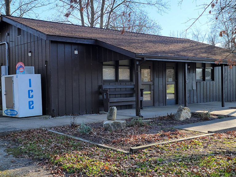 camp-store-laundry3.jpg